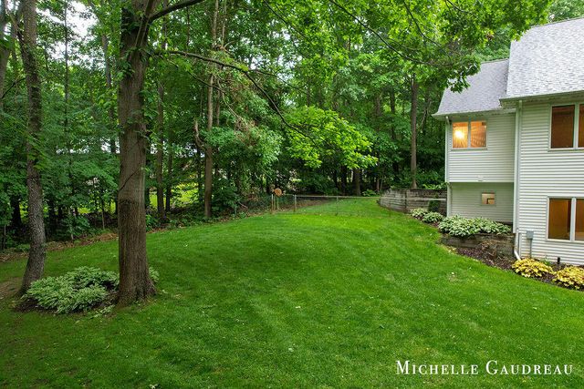 5577 Fieldstone Court, Middleville, MI 49333