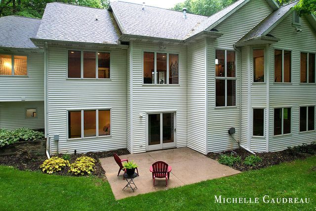 5577 Fieldstone Court, Middleville, MI 49333