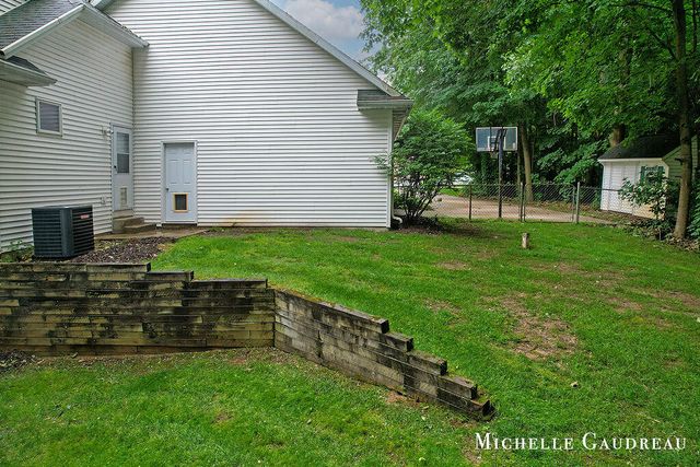 5577 Fieldstone Court, Middleville, MI 49333