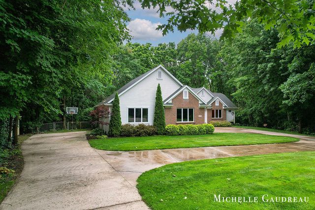 5577 Fieldstone Court, Middleville, MI 49333