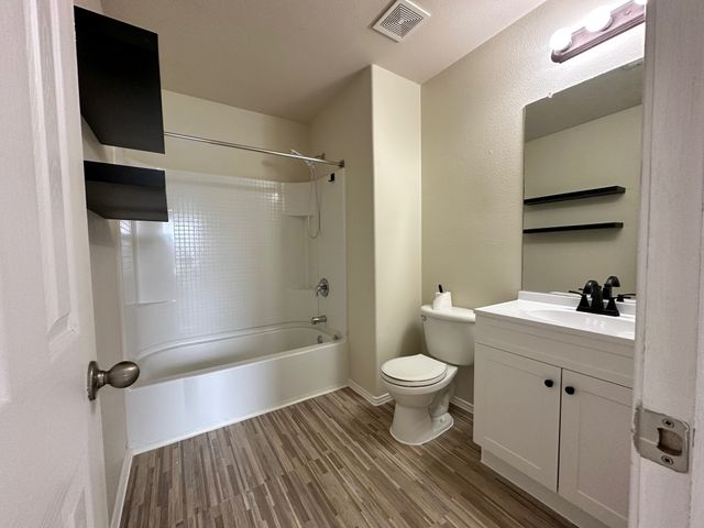 5733 Mirror Ridge Drive, Fort Worth, TX 76179