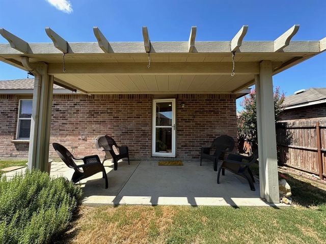 5733 Mirror Ridge Drive, Fort Worth, TX 76179