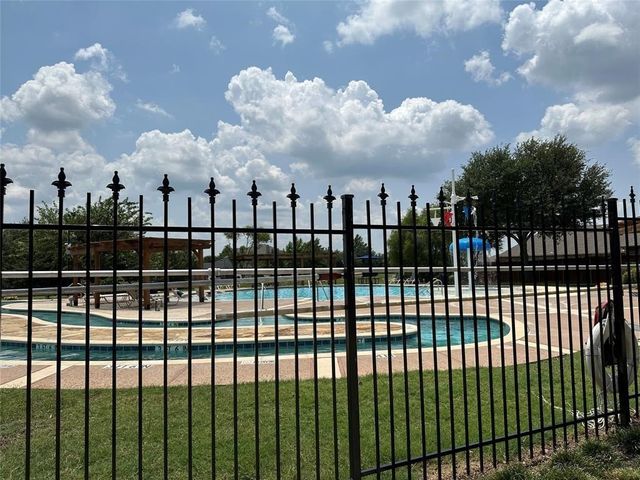 5733 Mirror Ridge Drive, Fort Worth, TX 76179