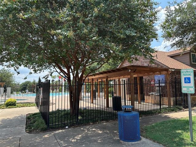 5733 Mirror Ridge Drive, Fort Worth, TX 76179