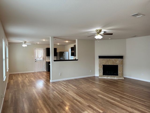 5733 Mirror Ridge Drive, Fort Worth, TX 76179