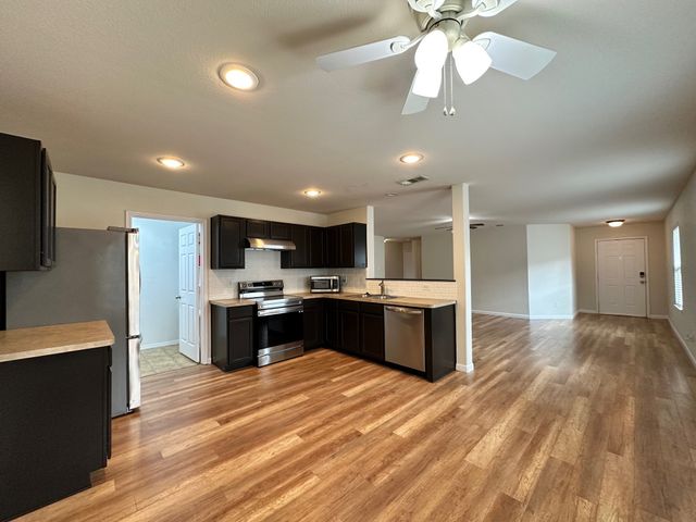5733 Mirror Ridge Drive, Fort Worth, TX 76179