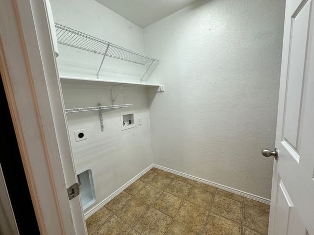 5733 Mirror Ridge Drive, Fort Worth, TX 76179