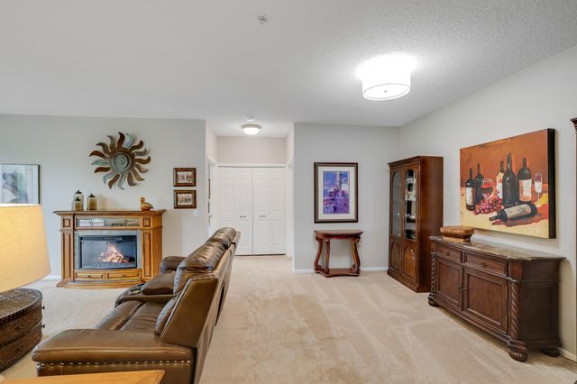 100 Clydesdale Trail 113, Medina, MN 55340