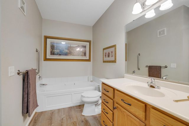 100 Clydesdale Trail 113, Medina, MN 55340