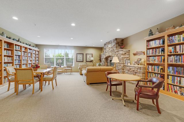 100 Clydesdale Trail 113, Medina, MN 55340