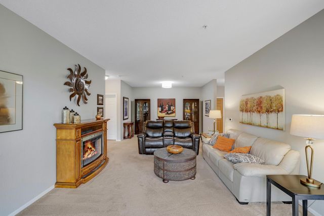 100 Clydesdale Trail 113, Medina, MN 55340