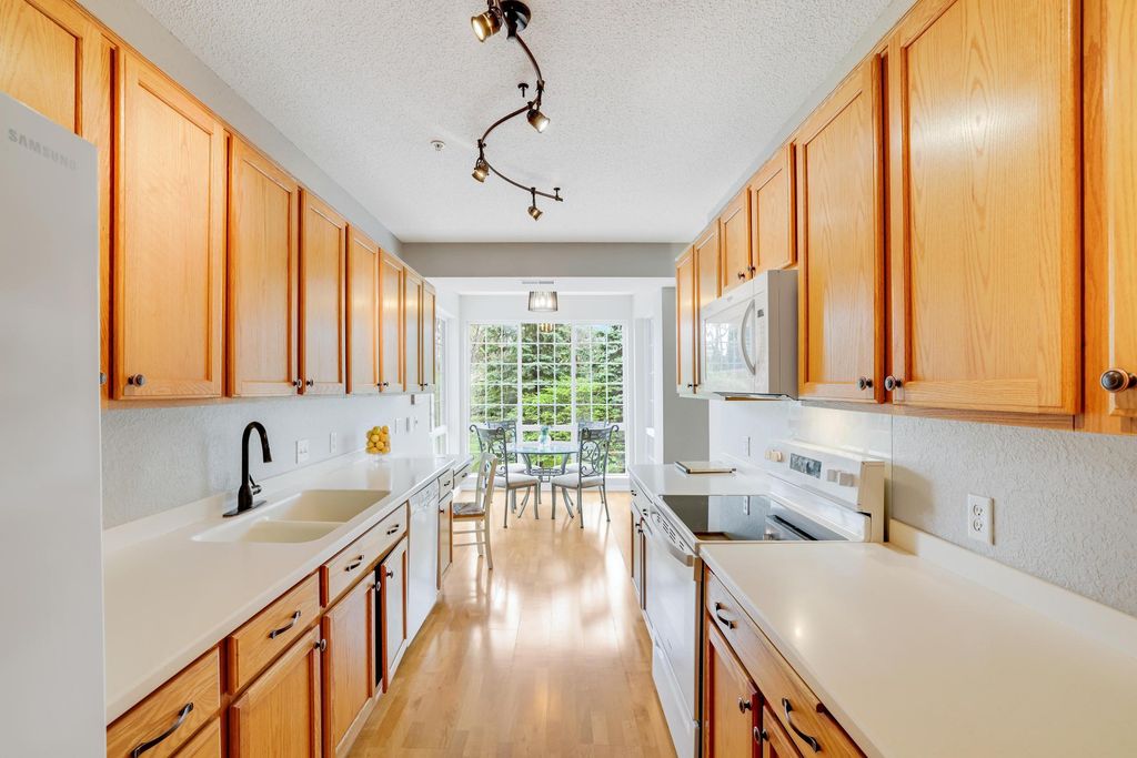 100 Clydesdale Trail 113, Medina, MN 55340 — photo 2