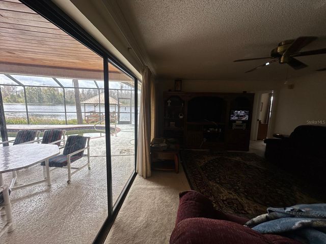 19250 BLOUNT RD, Lutz, FL 33558
