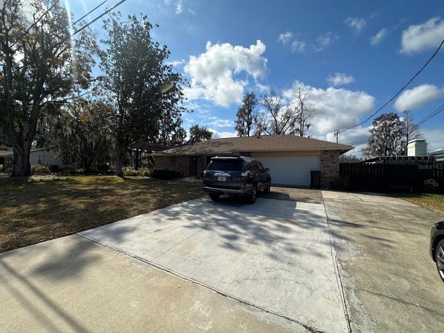 19250 BLOUNT RD, Lutz, FL 33558