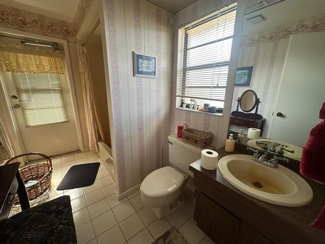 19250 BLOUNT RD, Lutz, FL 33558