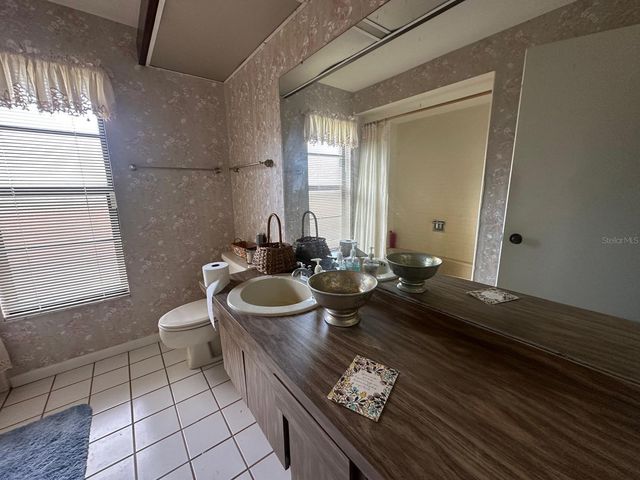 19250 BLOUNT RD, Lutz, FL 33558