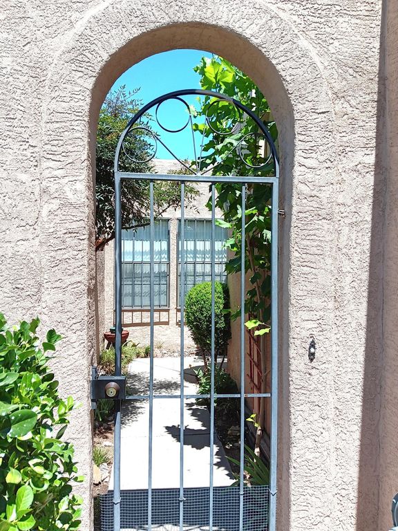 6123 Del Campo Place NE, Albuquerque, NM 87109