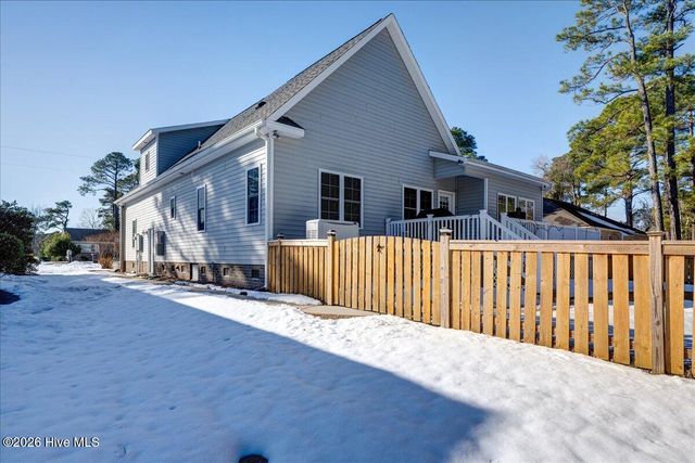 2022 Caracara Drive, New Bern, NC 28560