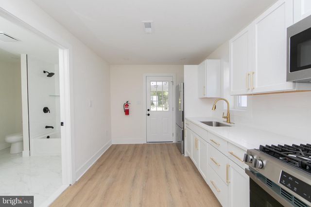 105 E ATLANTIC AVE, Cape May Court House, NJ 08210