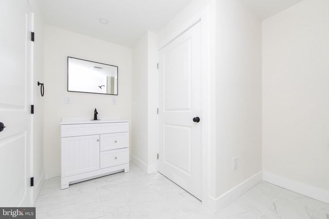 105 E ATLANTIC AVE, Cape May Court House, NJ 08210