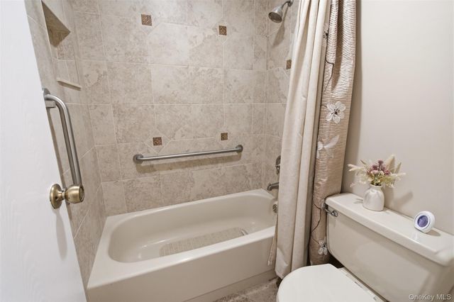 606 Flair Court W, Saint James, NY 11780