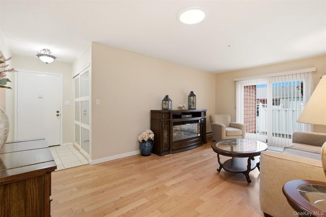606 Flair Court W, Saint James, NY 11780