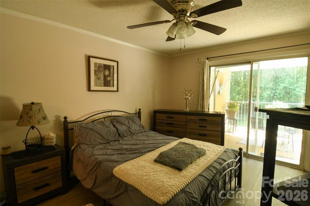 1046 Surry Lane, Gastonia, NC 28054