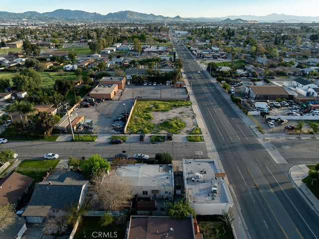 1101 N Mount Vernon, San Bernardino, CA 92411