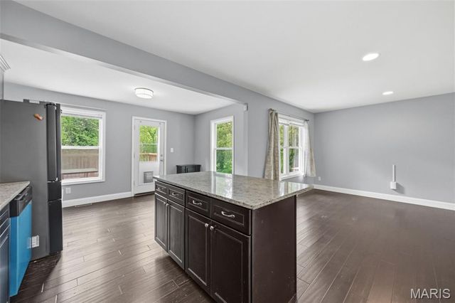 15565 Old Jamestown Road, Florissant, MO 63034