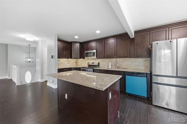 15565 Old Jamestown Road, Florissant, MO 63034