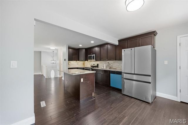 15565 Old Jamestown Road, Florissant, MO 63034