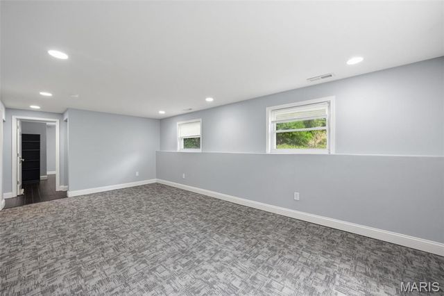 15565 Old Jamestown Road, Florissant, MO 63034