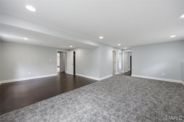 15565 Old Jamestown Road, Florissant, MO 63034