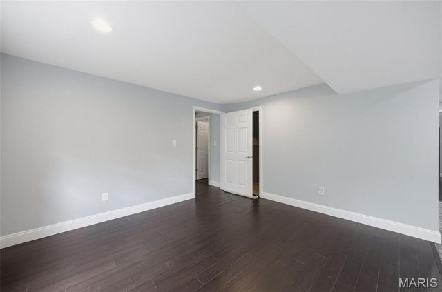 15565 Old Jamestown Road, Florissant, MO 63034