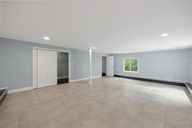 15565 Old Jamestown Road, Florissant, MO 63034