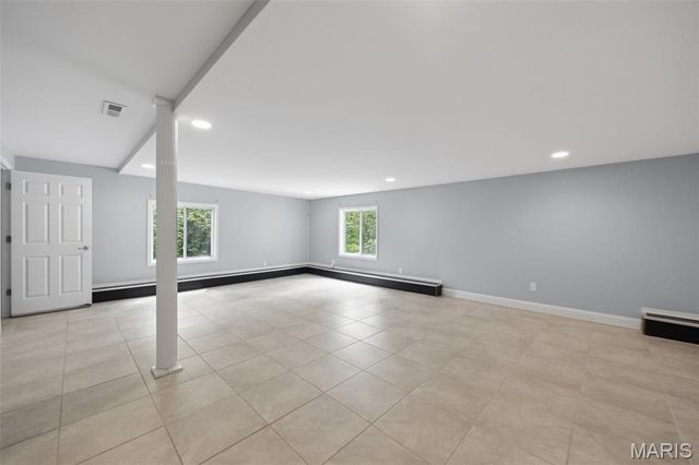 15565 Old Jamestown Road, Florissant, MO 63034