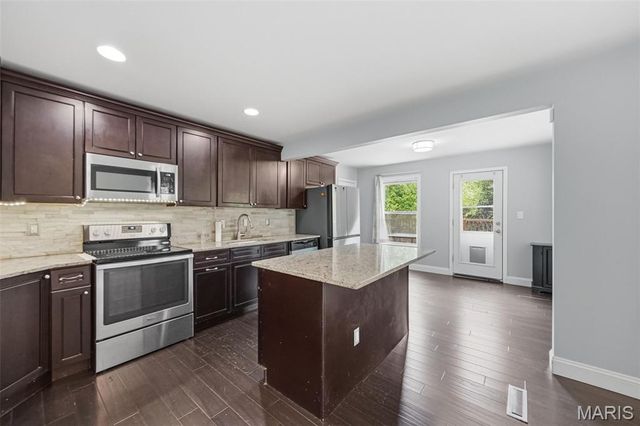 15565 Old Jamestown Road, Florissant, MO 63034