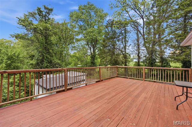 15565 Old Jamestown Road, Florissant, MO 63034