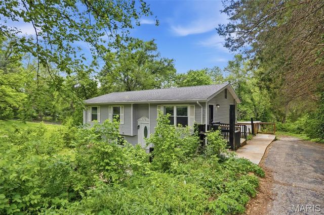 15565 Old Jamestown Road, Florissant, MO 63034