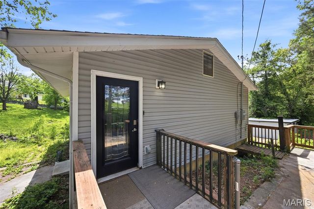 15565 Old Jamestown Road, Florissant, MO 63034
