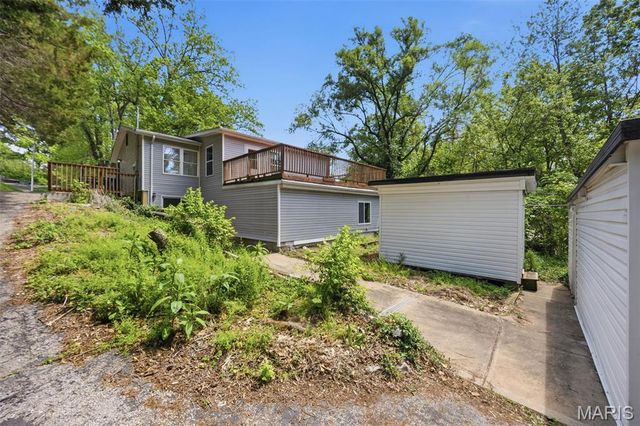 15565 Old Jamestown Road, Florissant, MO 63034