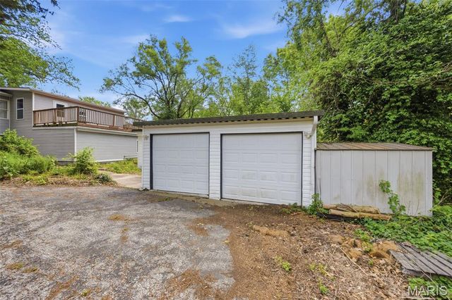 15565 Old Jamestown Road, Florissant, MO 63034