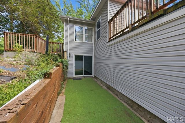 15565 Old Jamestown Road, Florissant, MO 63034