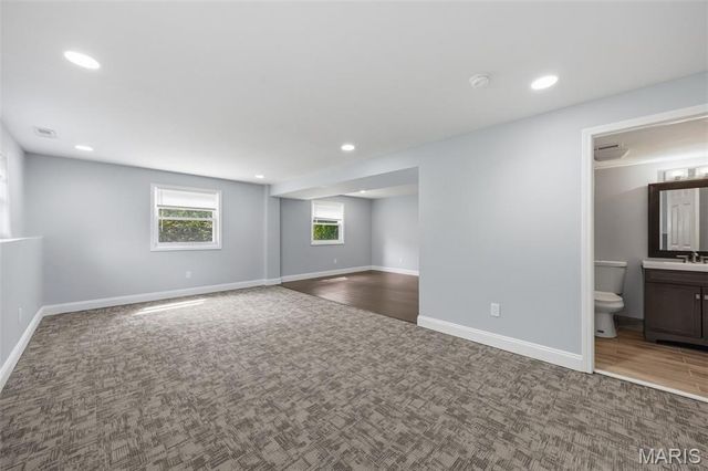 15565 Old Jamestown Road, Florissant, MO 63034