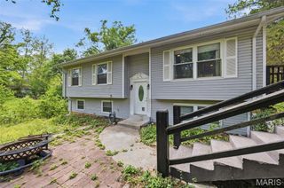 15565 Old Jamestown Road, Florissant, MO 63034