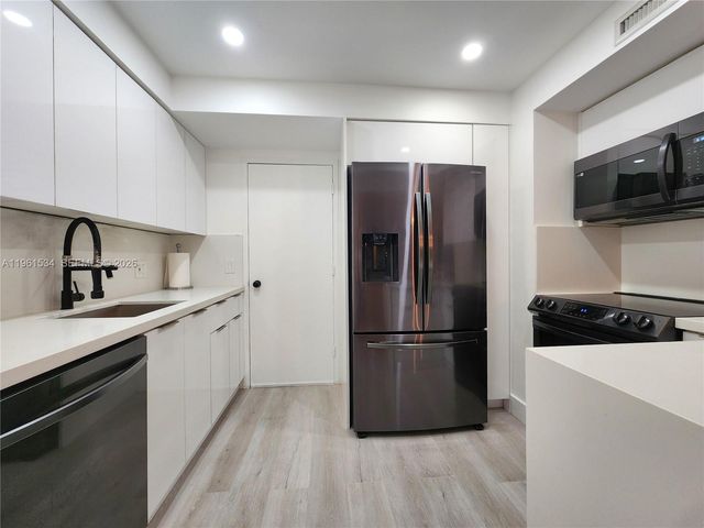 3505 S Ocean Drive 218, Hollywood, FL 33019
