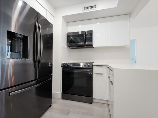 3505 S Ocean Drive 218, Hollywood, FL 33019