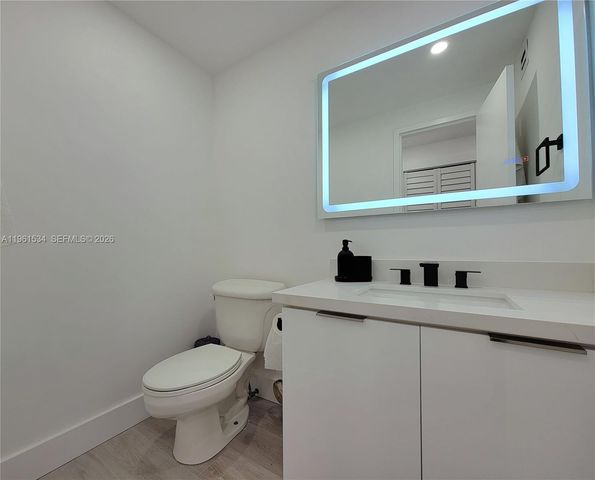3505 S Ocean Drive 218, Hollywood, FL 33019