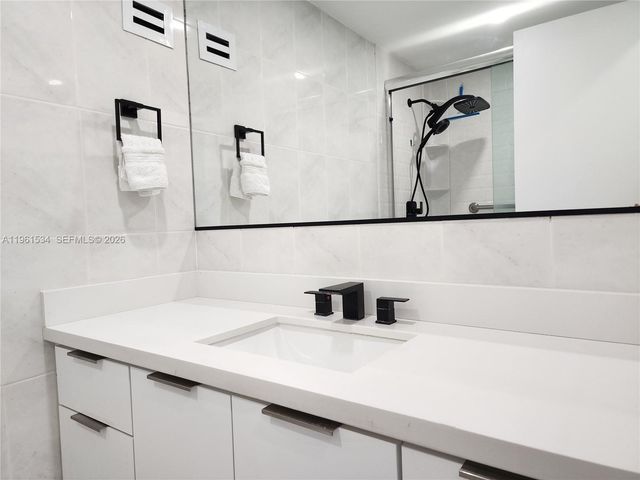 3505 S Ocean Drive 218, Hollywood, FL 33019