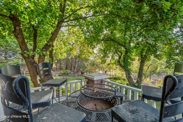 3351 W Lone Pine Rd, Tekoa, WA 99033